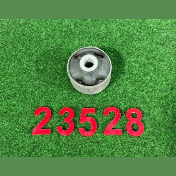 С/Б зад продольного рычага R TUCSON LM IX35 SPORTAGE 10→ MOBIPARTS 55275-3W000